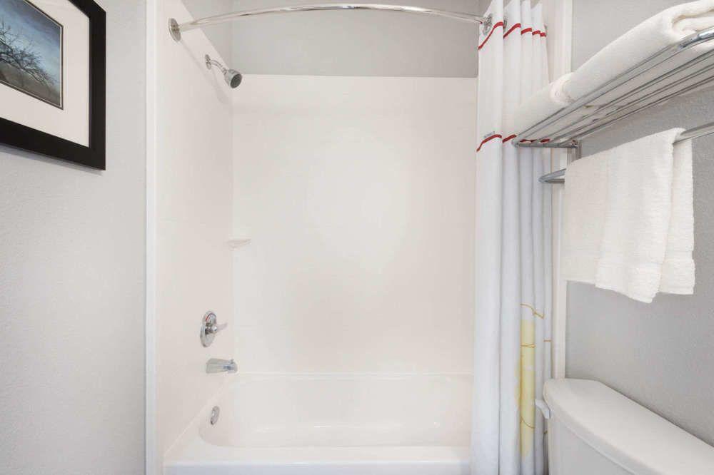La Quinta Inn & Suites Tulsa Luaran gambar
