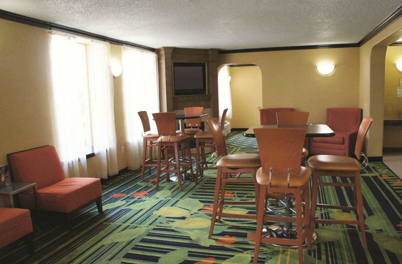 La Quinta Inn & Suites Tulsa Luaran gambar
