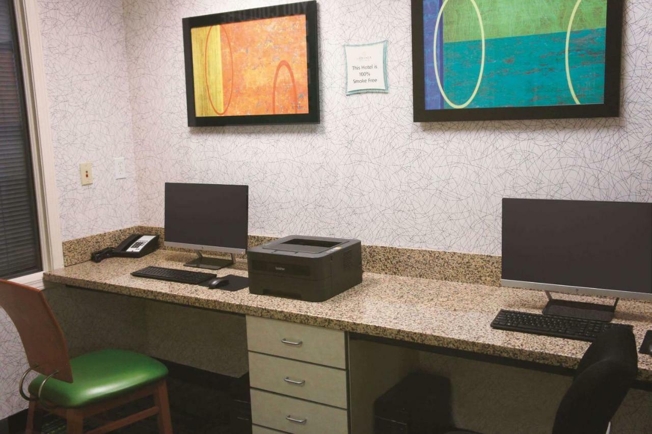 La Quinta Inn & Suites Tulsa Luaran gambar